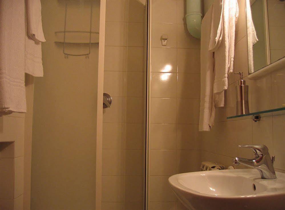 Tourist House B&B Рим Екстер'єр фото